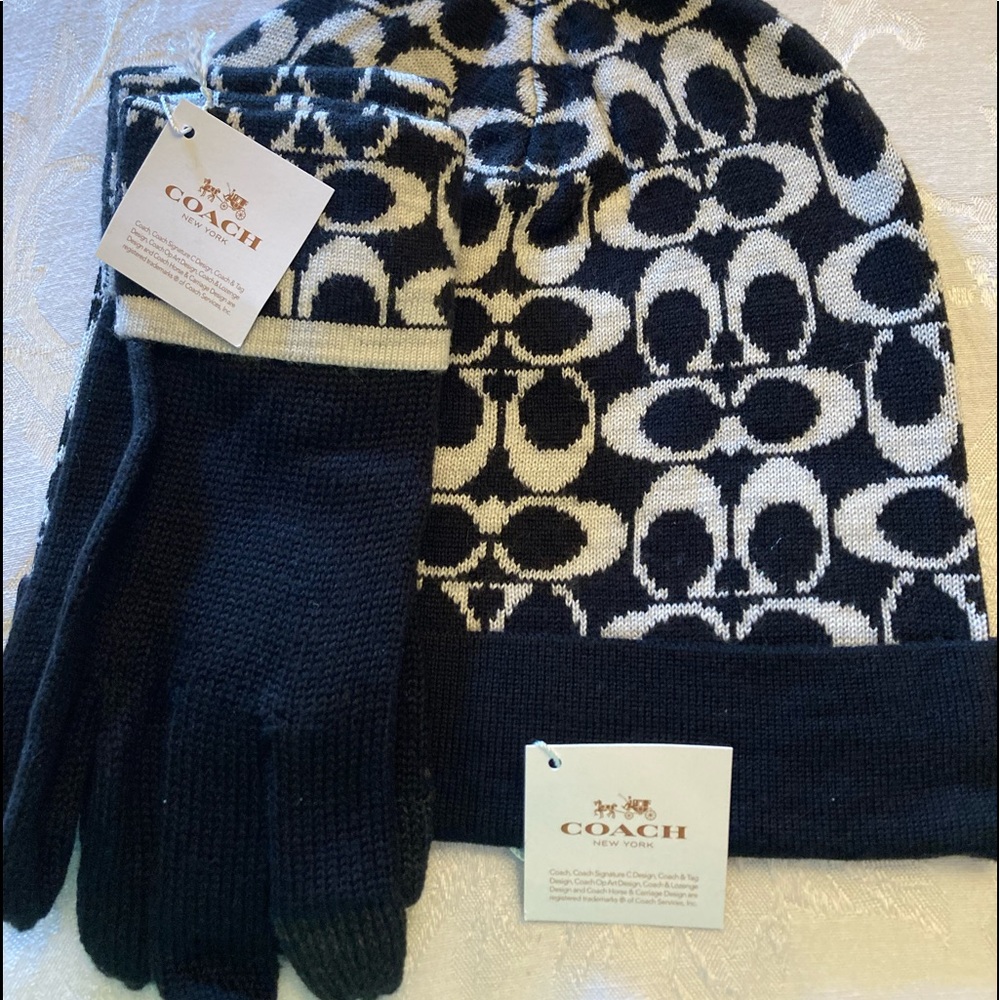 Perfect for Christmas! Coach Winter set!